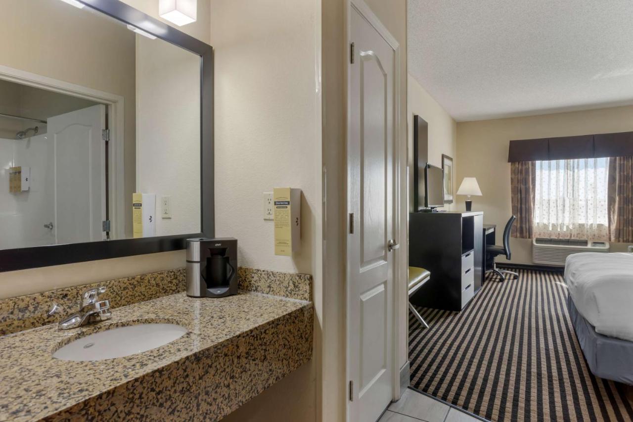 Executive King Room - Non-Smoking at Best Western Plus Searcy Inn