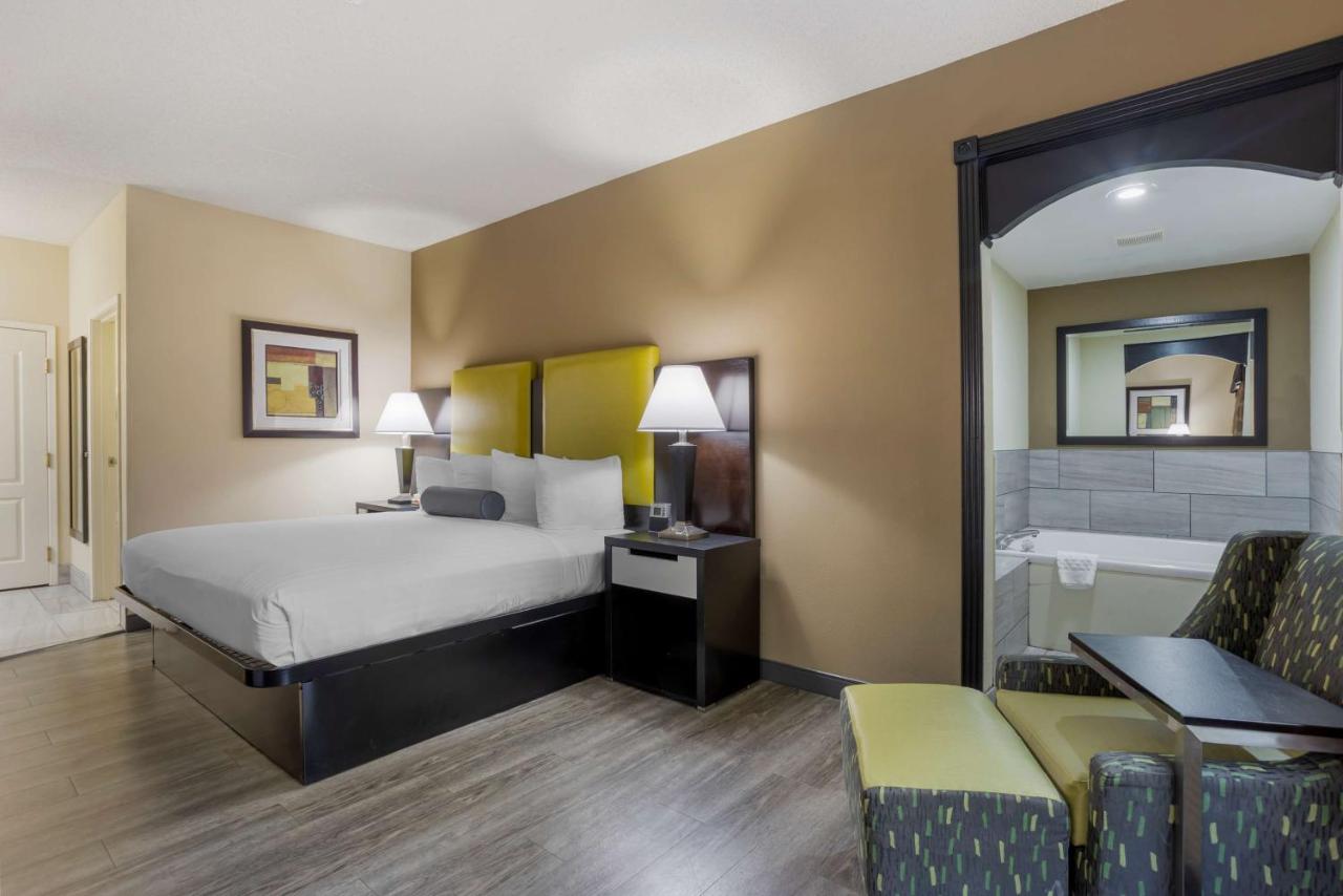 King Room with Spa Bath - Non-Smoking at Best Western Plus Searcy Inn