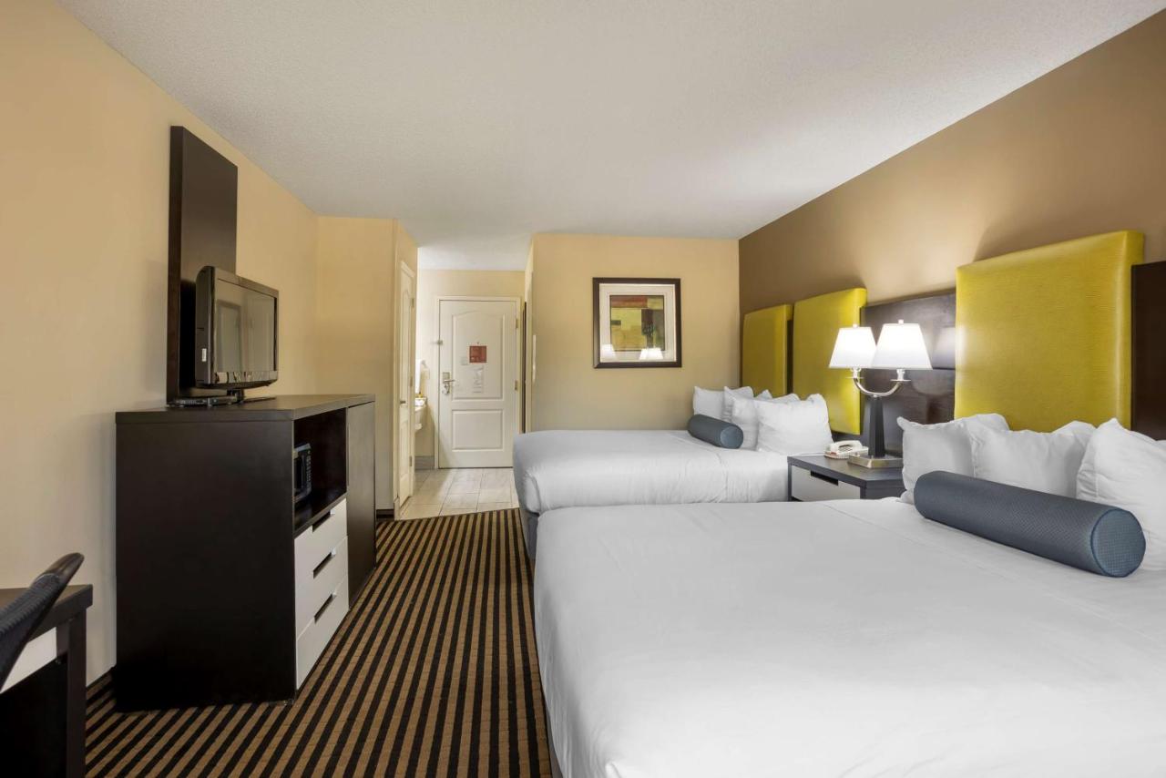 Queen Room with Two Queen Beds - Non-Smoking at Best Western Plus Searcy Inn
