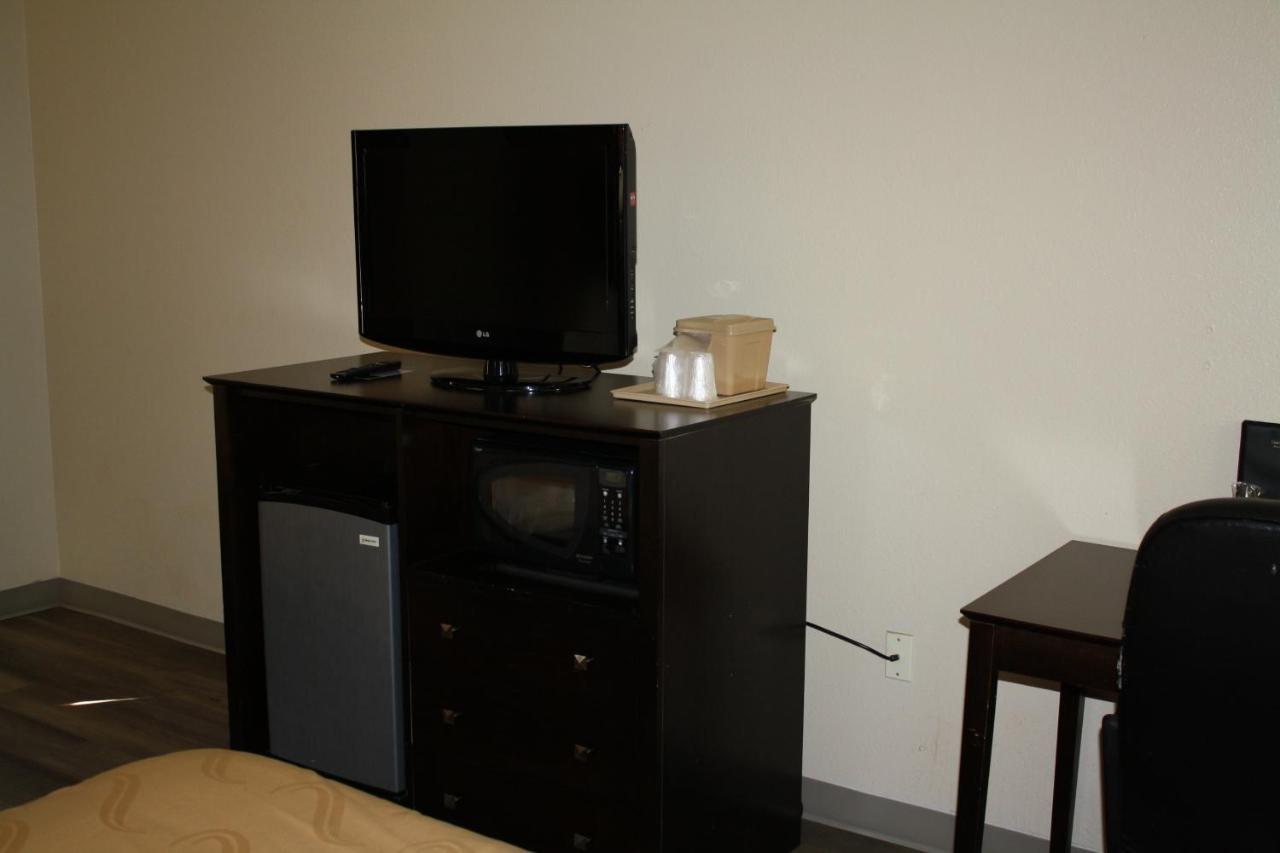 Double Room with Two Double Beds - Disability Access at Quality Inn & Suites Wichita Falls I-44