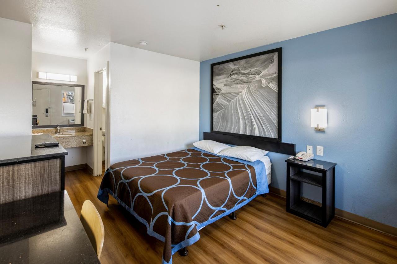 Queen Room - Smoking at Super 8 by Wyndham Phoenix West