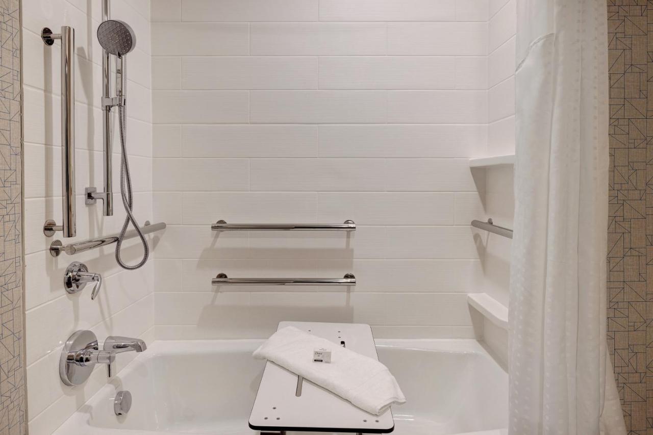 Queen Suite with Two Queen Beds and Mobility Accessible Bathtub - Non-Smoking at Holiday Inn Express & Suites Grand Rapids South - Wyoming, an IHG Hotel