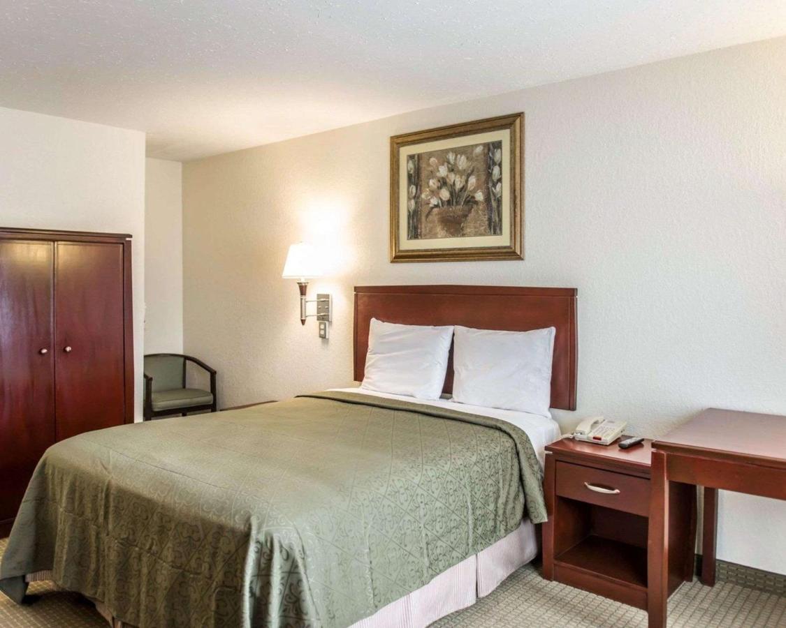 | Econo Lodge Monticello