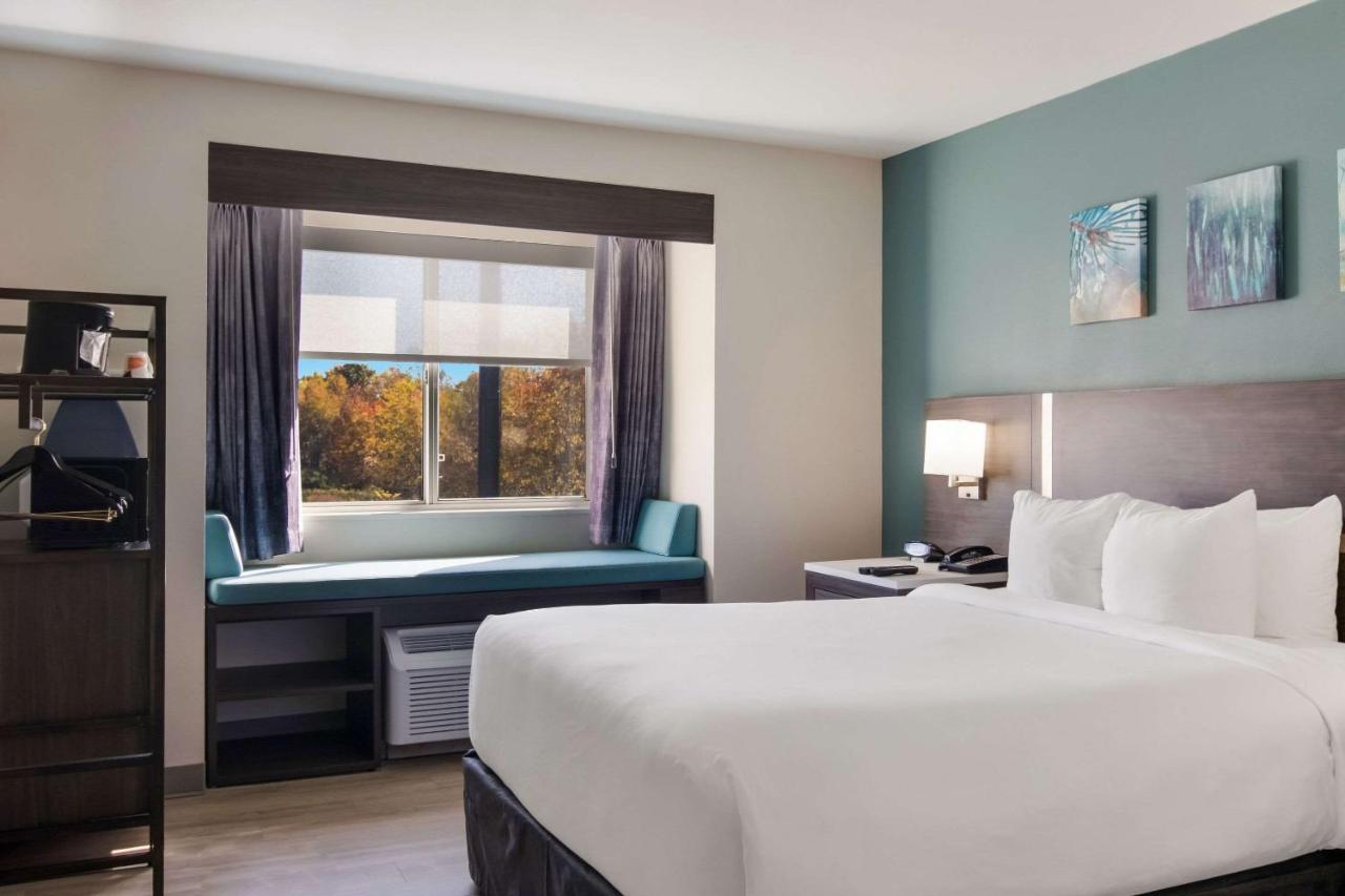 King Suite with Sofa Bed - Non Smoking at MainStay Suites Clarion, PA near I-80