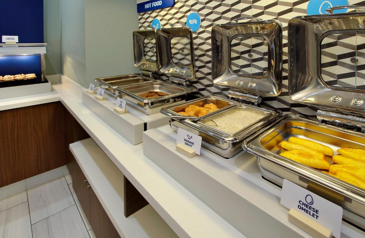 | Holiday Inn Express & Suites - Watertown, an IHG Hotel