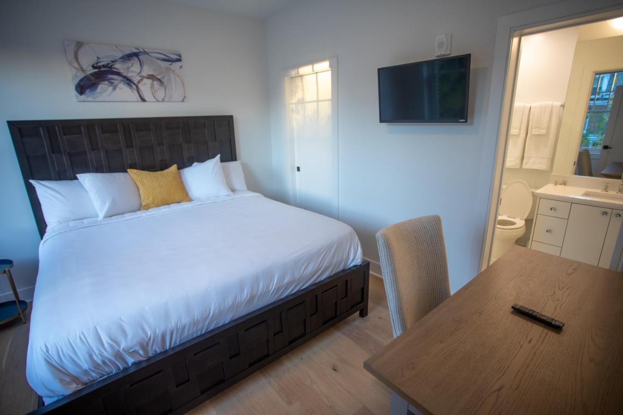 | The Woodley Residences by LuxUrban
