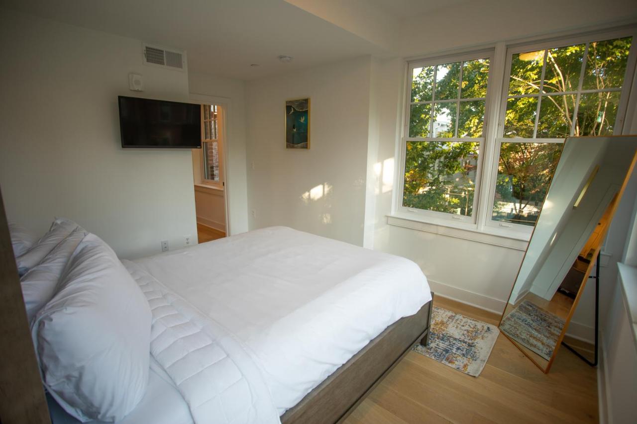 | The Woodley Residences by LuxUrban