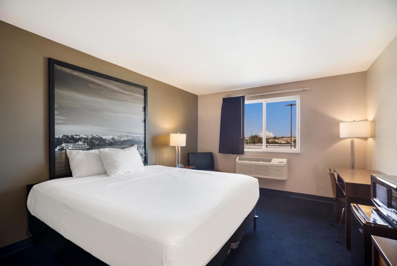 King Room - Non-Smoking at Americas Best Value Inn Sparks