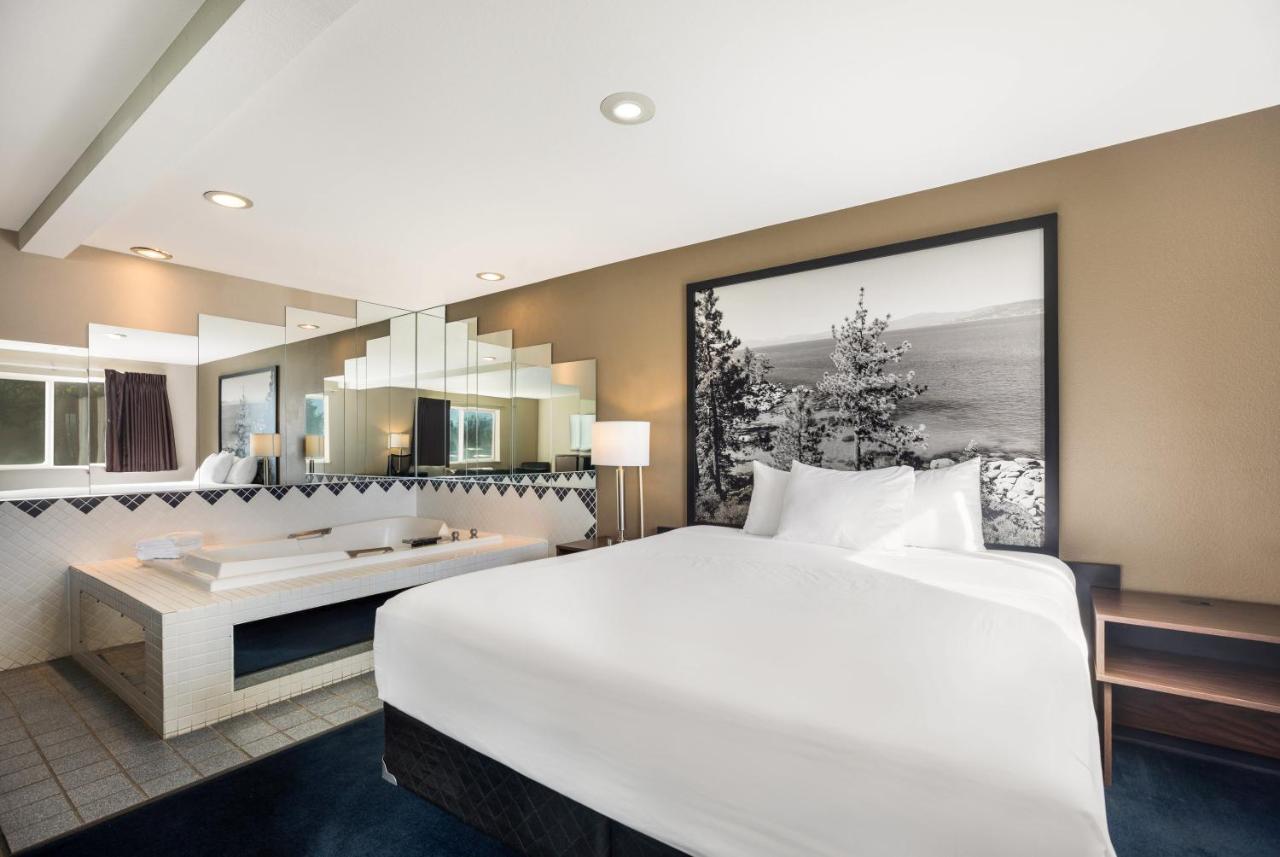 Deluxe King Suite - Non-Smoking at Americas Best Value Inn Sparks
