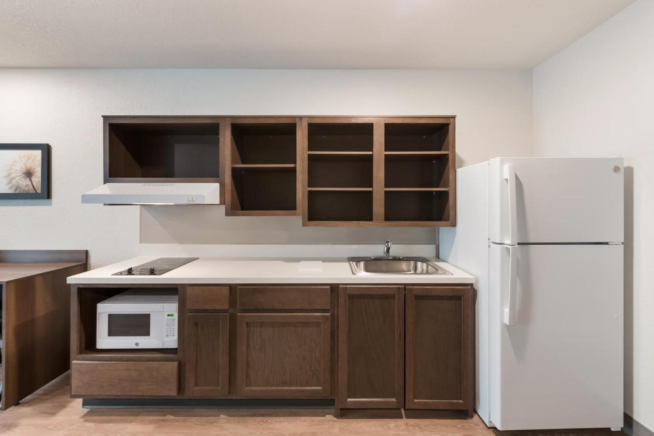 Queen Room with Accessible Tub - Accessible/Non Smoking at Woodspring Suites Dayton North