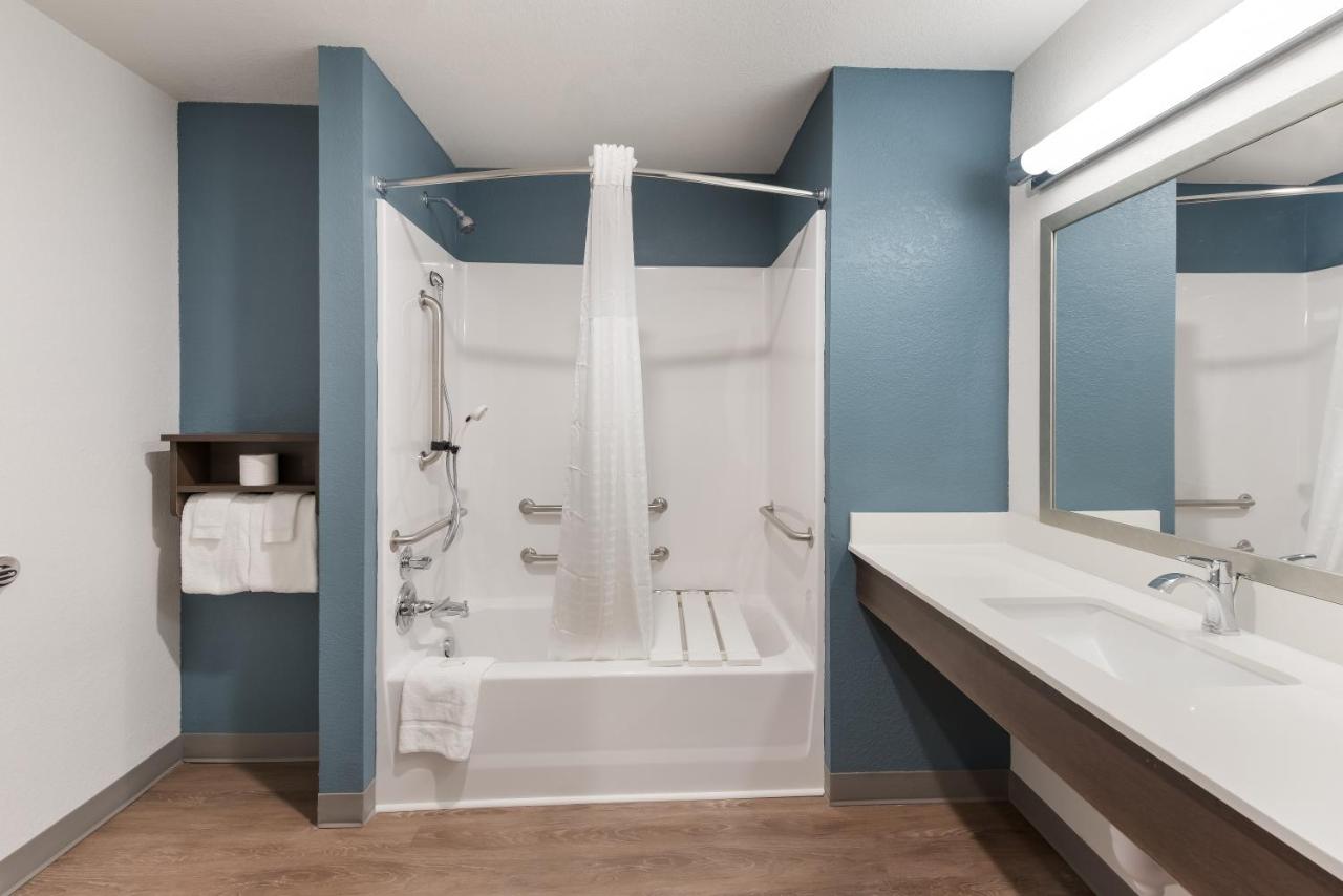 Queen Room with Accessible Tub - Accessible/Non Smoking at Woodspring Suites Dayton North