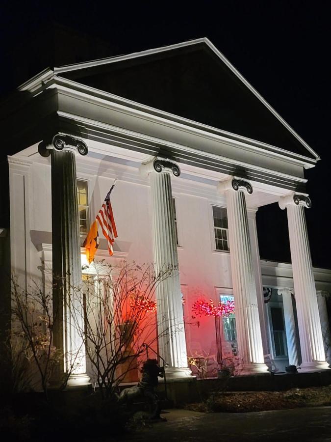 | House of 1833 Bed and Breakfast