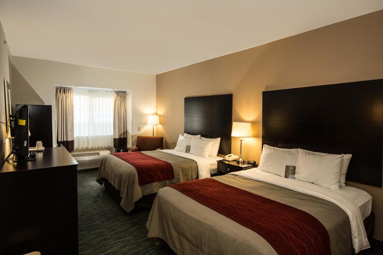 Queen Room with Two Queen Beds - Non-Smoking at Comfort Inn Mount Airy