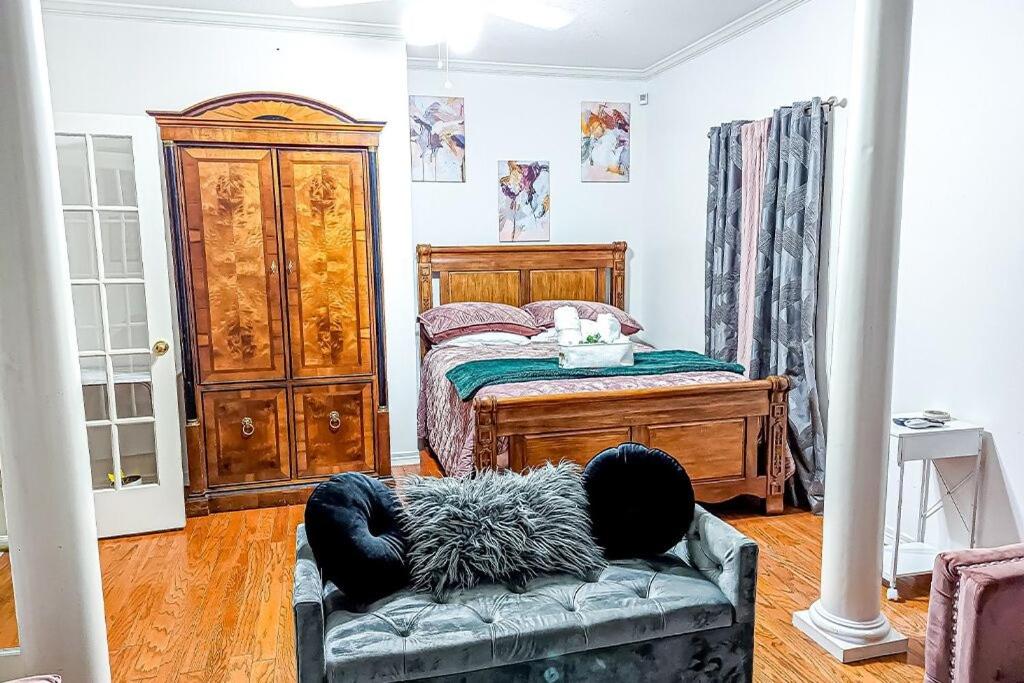 | Modern Villa,1 mile from Downtown Tulsa, Historic Neighborhoods and Expwy.