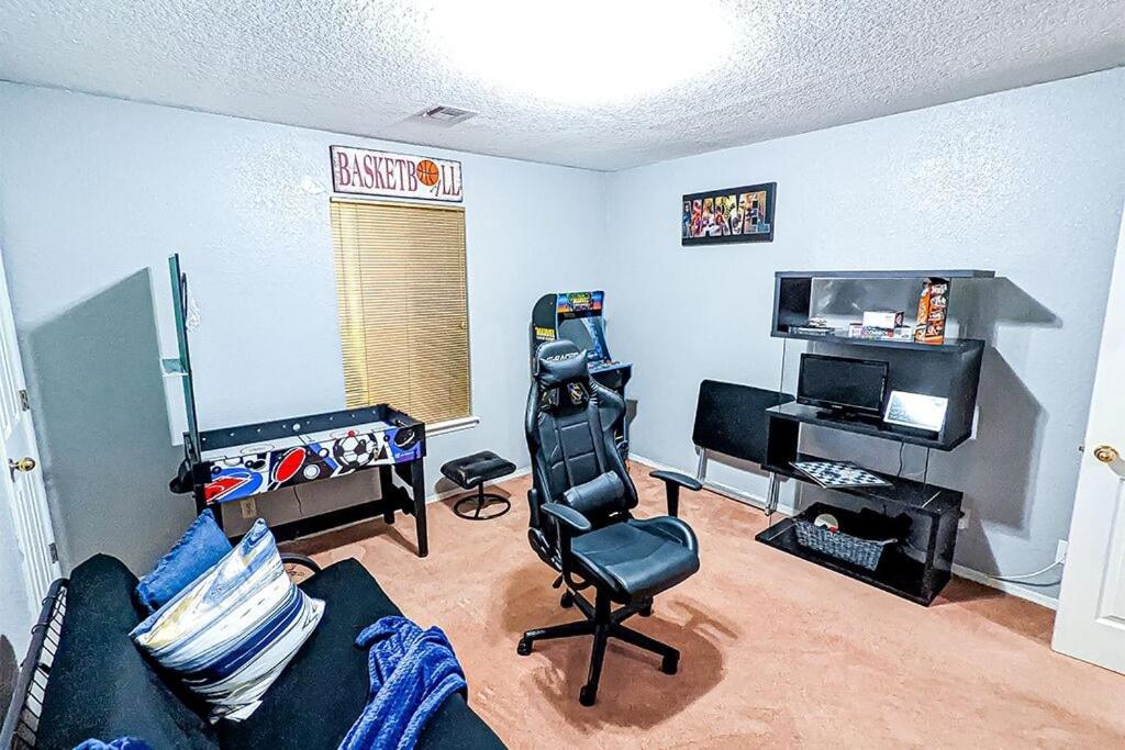| Modern Villa,1 mile from Downtown Tulsa, Historic Neighborhoods and Expwy.