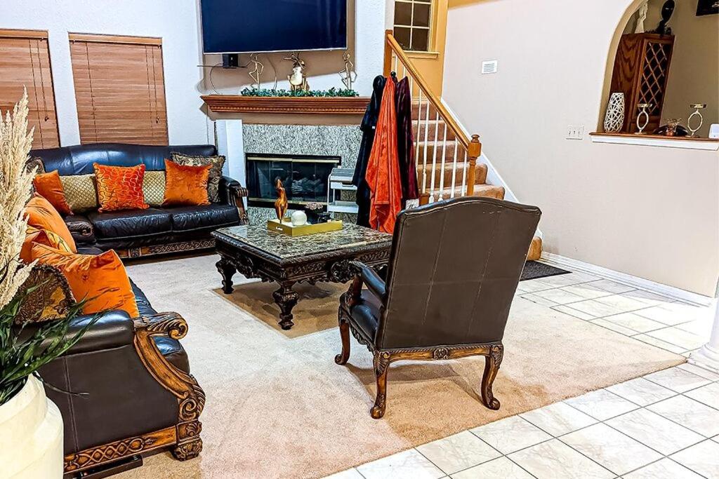 | Modern Villa,1 mile from Downtown Tulsa, Historic Neighborhoods and Expwy.