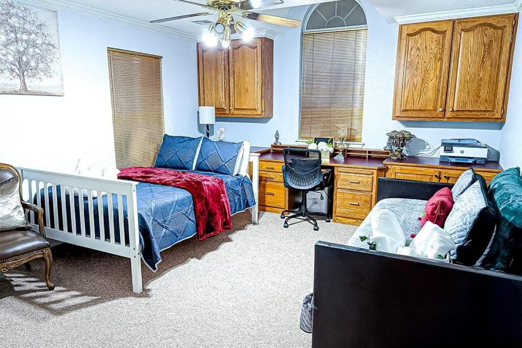 | Modern Villa,1 mile from Downtown Tulsa, Historic Neighborhoods and Expwy.