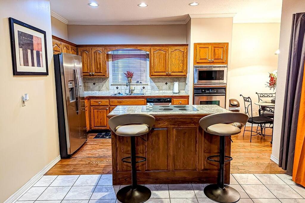 | Modern Villa,1 mile from Downtown Tulsa, Historic Neighborhoods and Expwy.
