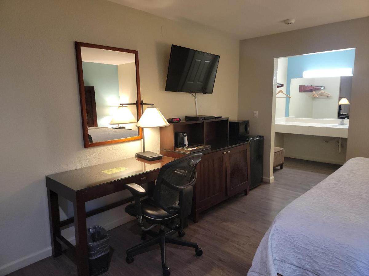 | Mission Inn and Suites