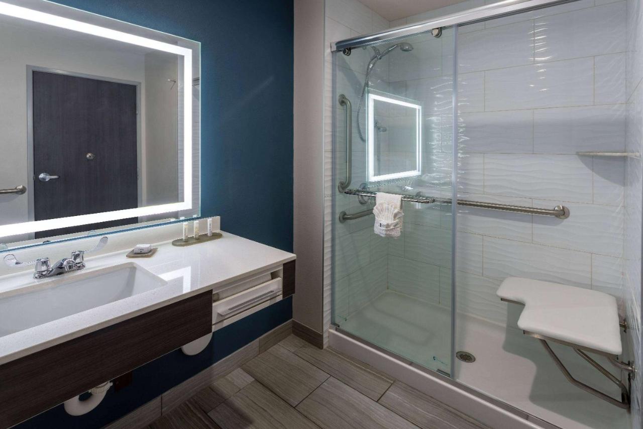 King Suite - Mobility Access/Non-Smoking at La Quinta Inn & Suites by Wyndham Holbrook Petrified Forest