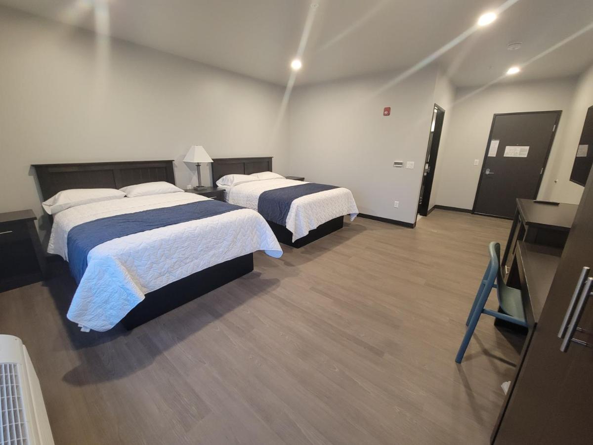 Queen Room at Watershed Hotel