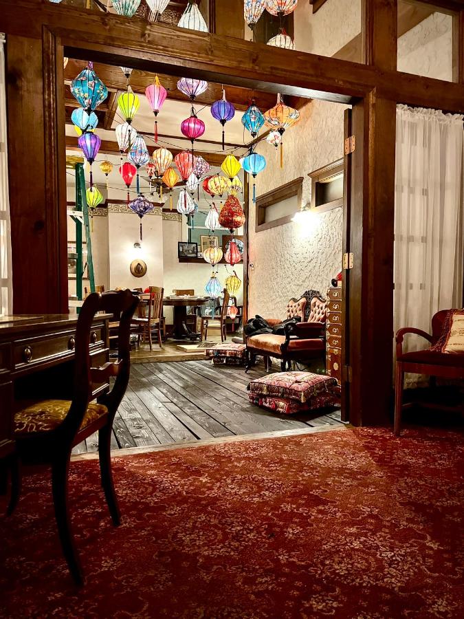 | Hotel La More at The Bisbee Inn