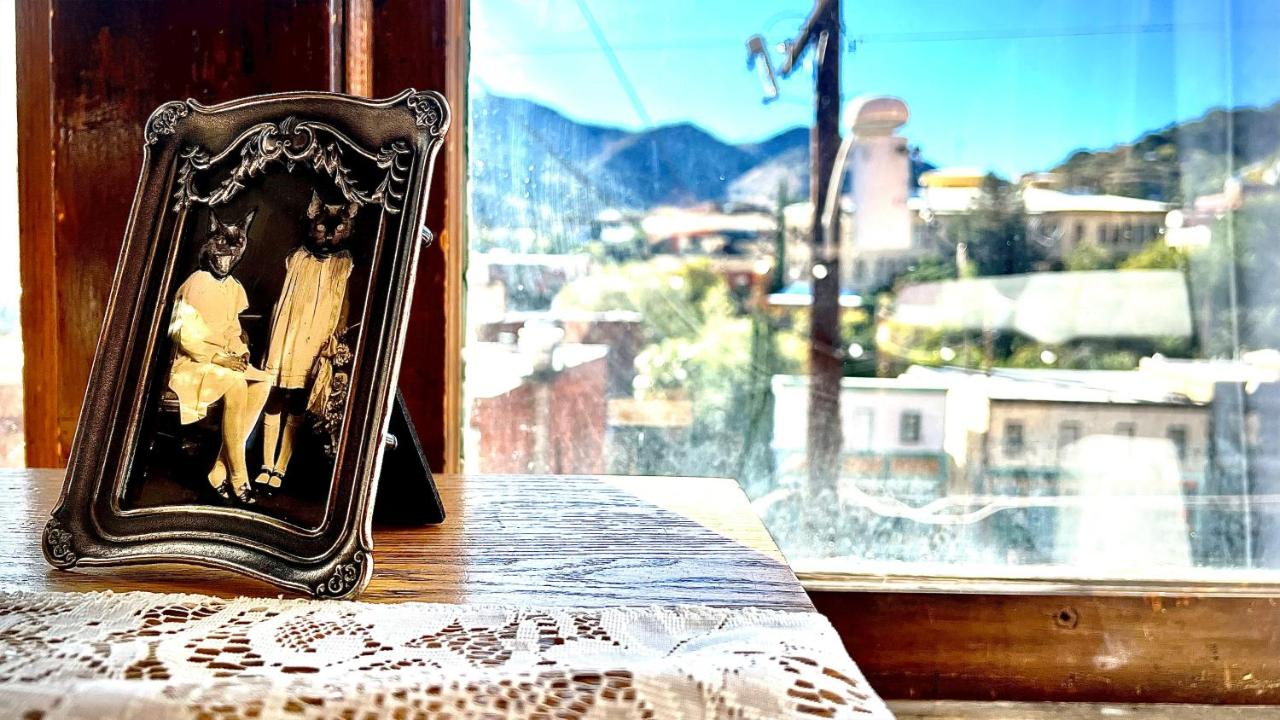 | Hotel La More at The Bisbee Inn