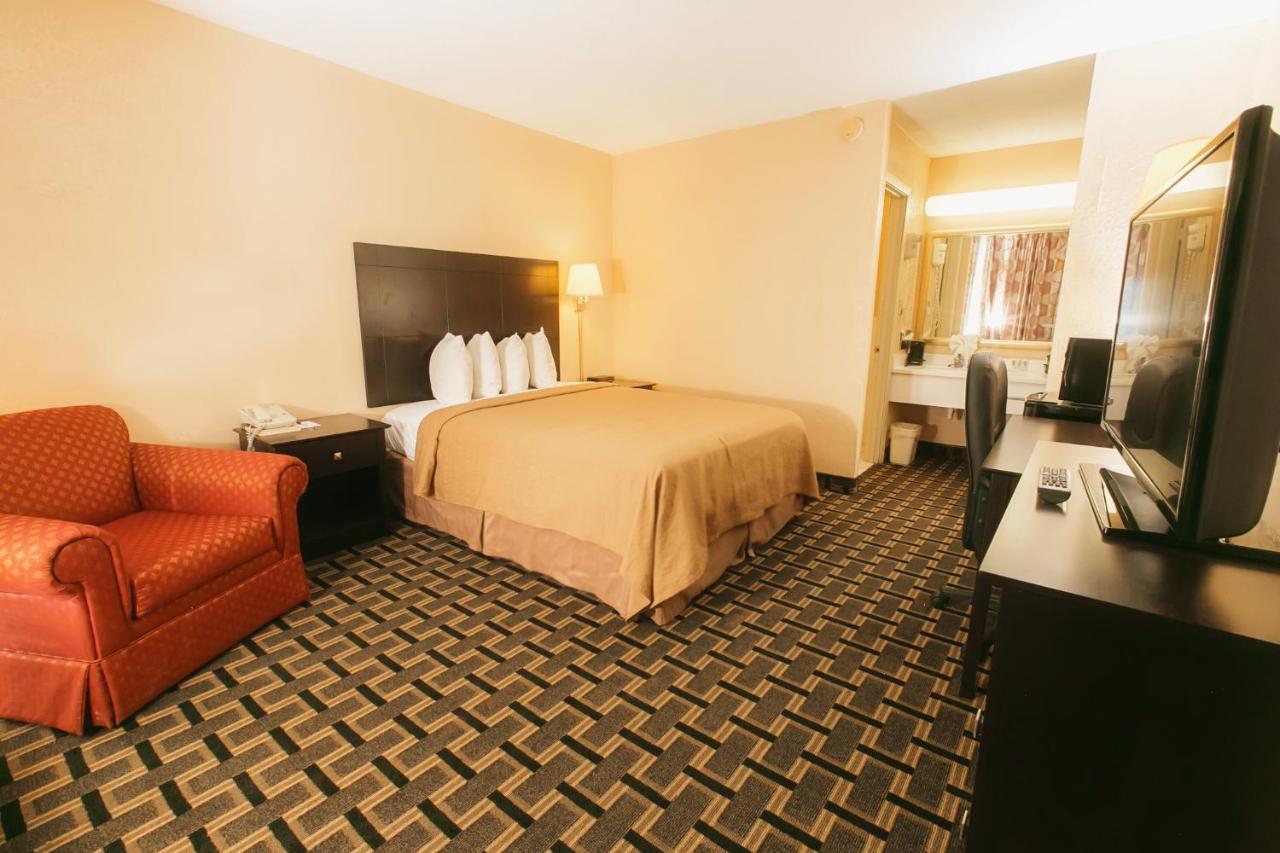 King Room - Smoking at Quality Inn Ada near University