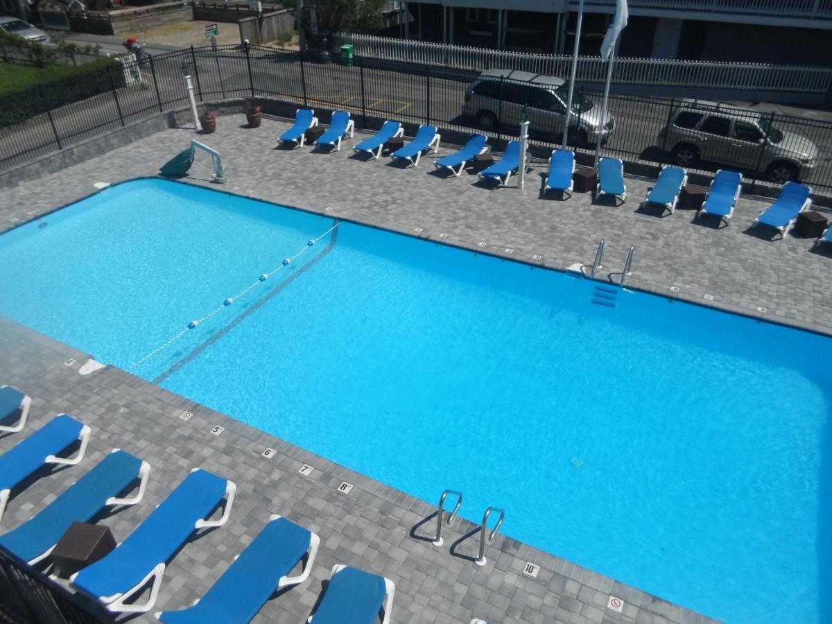King Room with Courtyard View at Surfside Hotel and Suites