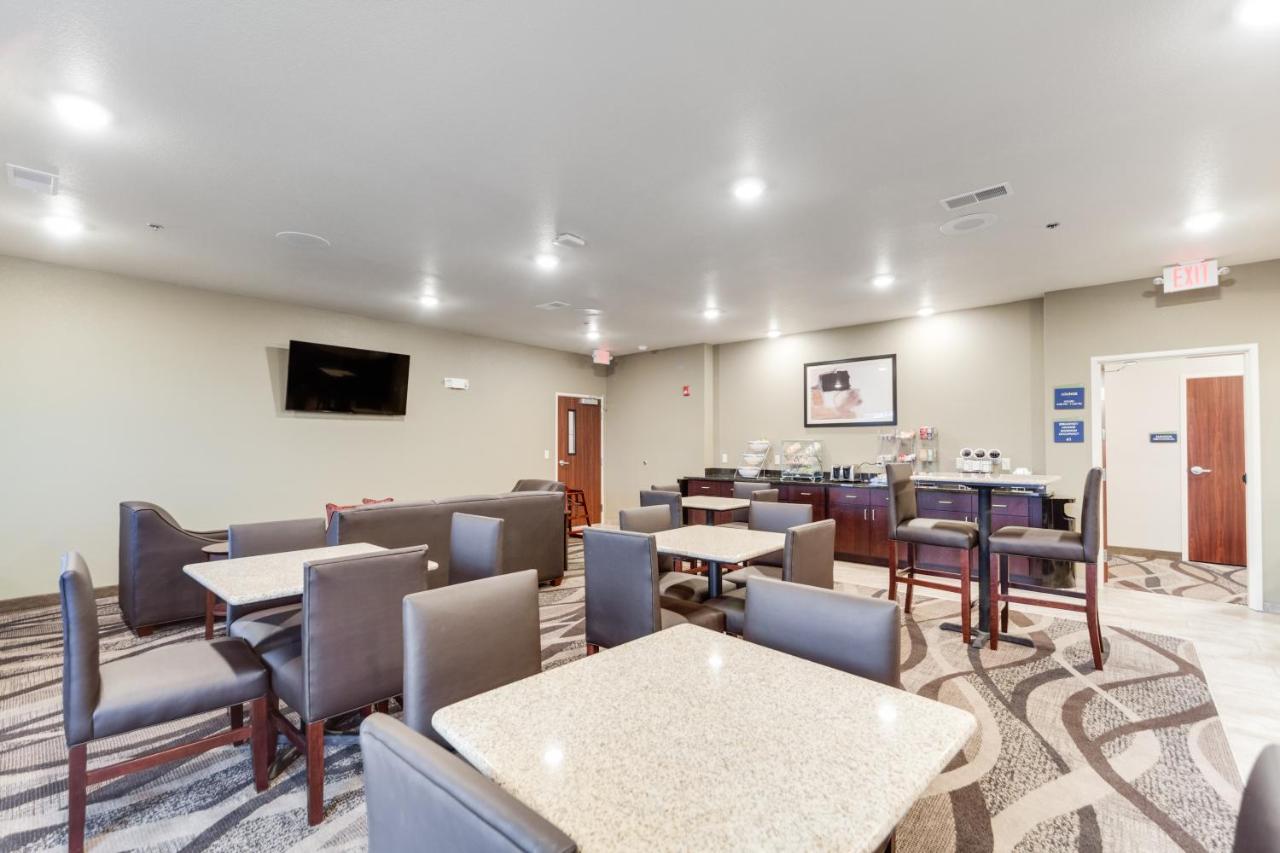 | Cobblestone Hotel & Suites - Cozad