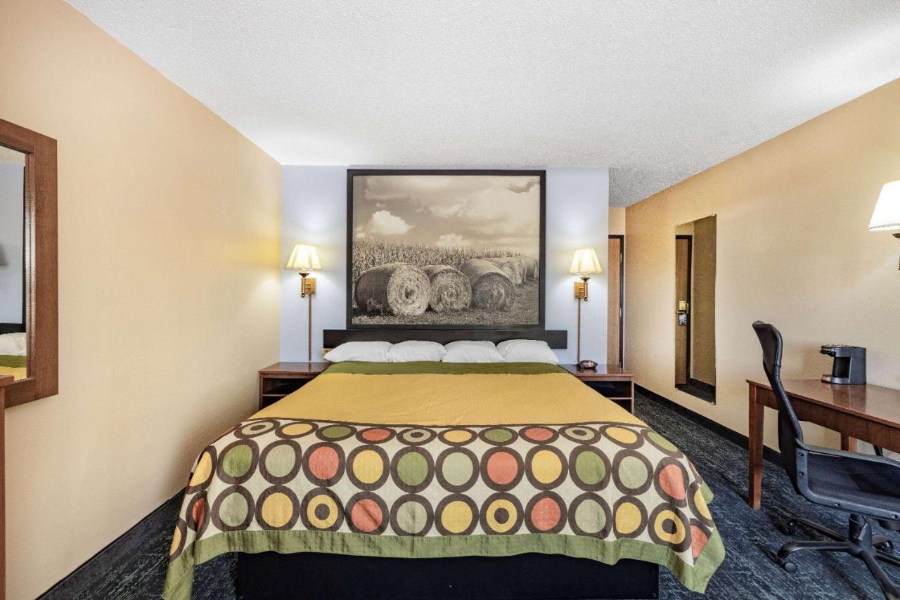 | Super 8 by Wyndham Valentine NE