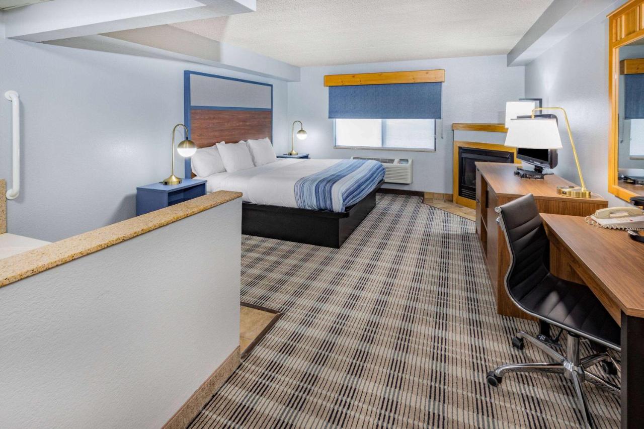 Deluxe King Room - Mobility Access/Non-Smoking at AmericInn by Wyndham Sayre