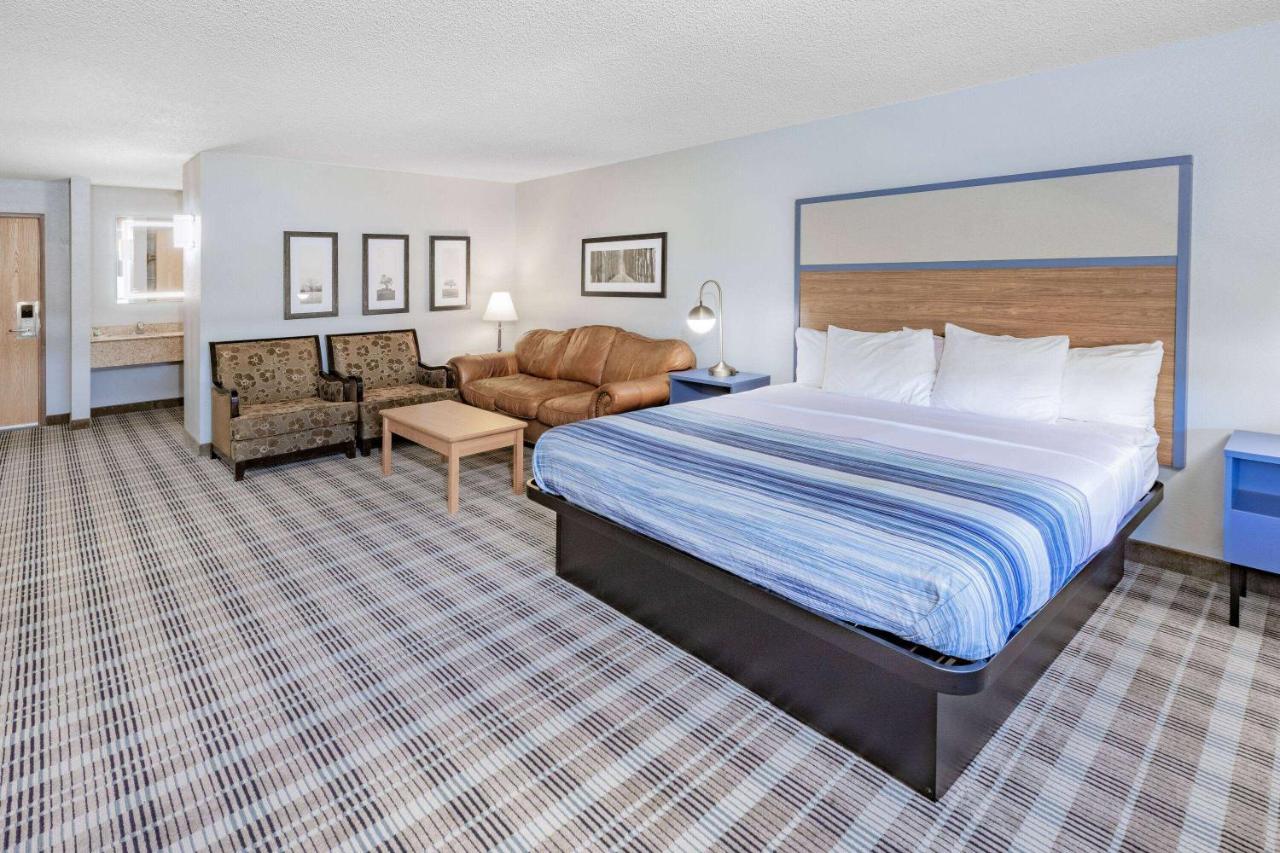 Deluxe King Room - Non-Smoking at AmericInn by Wyndham Sayre