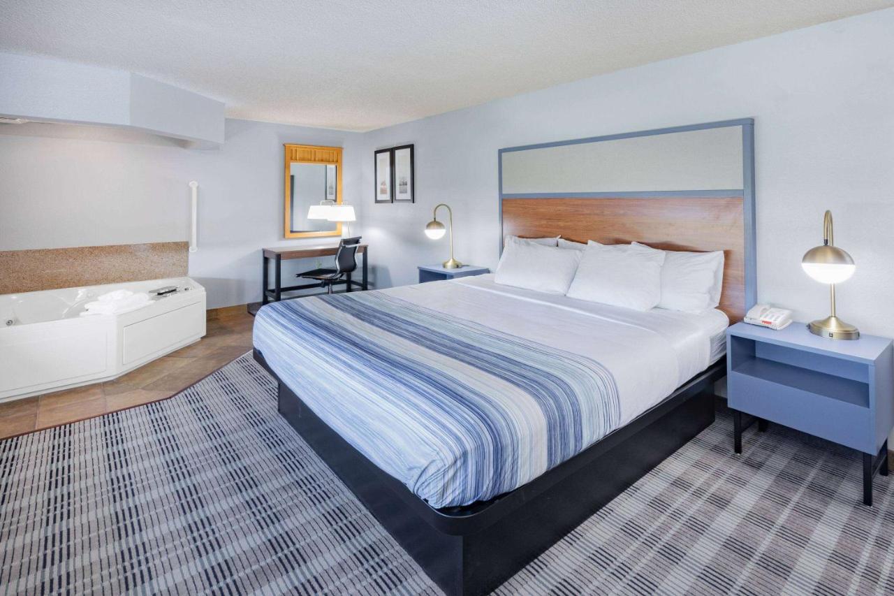 One-Bedroom King Suite - Non-Smoking at AmericInn by Wyndham Sayre