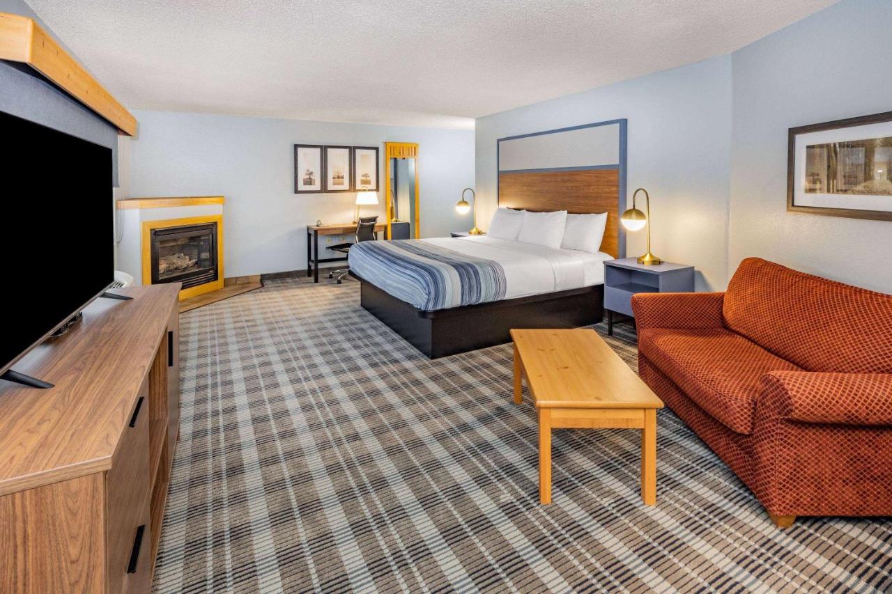 Deluxe King Suite - Non-Smoking at AmericInn by Wyndham Sayre