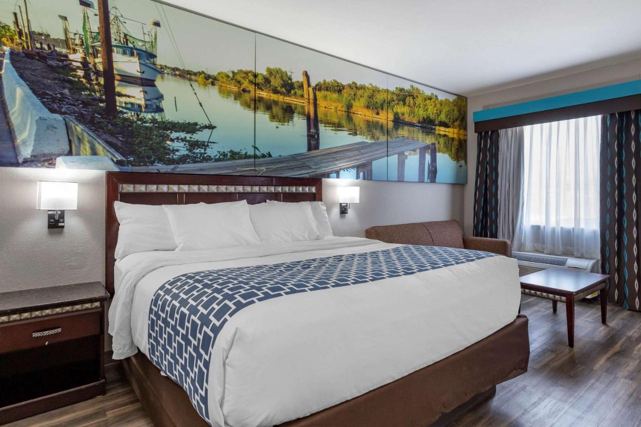 King Room - Accessible/Non-Smoking at Clarion Pointe Sulphur - Lake Charles