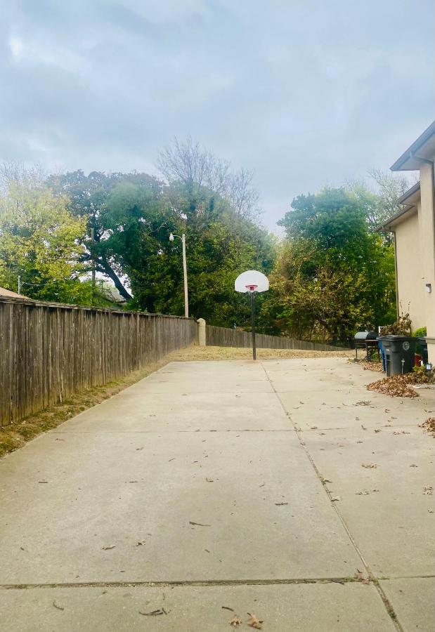  | Modern Villa,1 mile from Downtown Tulsa, Historic Neighborhoods and Expwy.