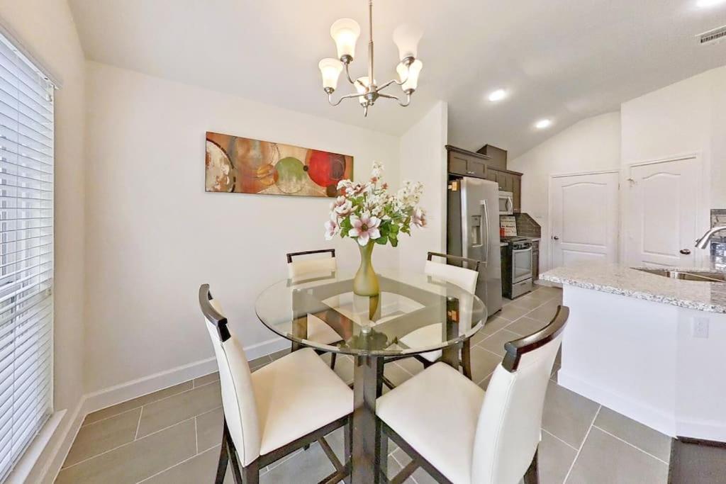 | Med Ctr Villa-Built in 22. 3BR+Office/Gym!
