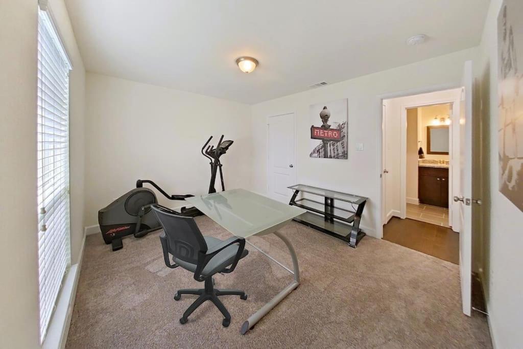 | Med Ctr Villa-Built in 22. 3BR+Office/Gym!