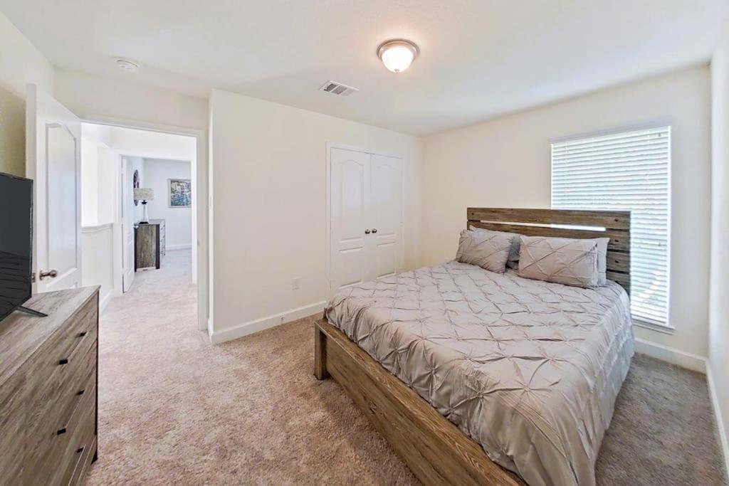 | Med Ctr Villa-Built in 22. 3BR+Office/Gym!