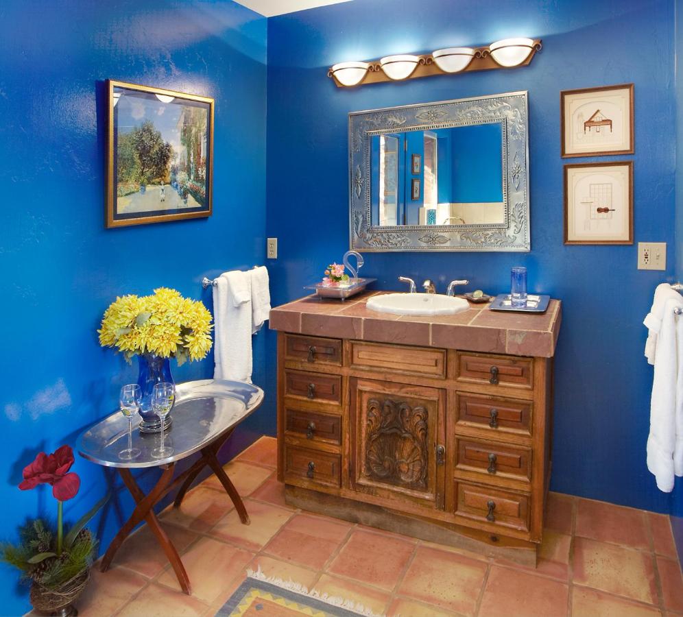 | Cactus Cove Bed and Breakfast Inn
