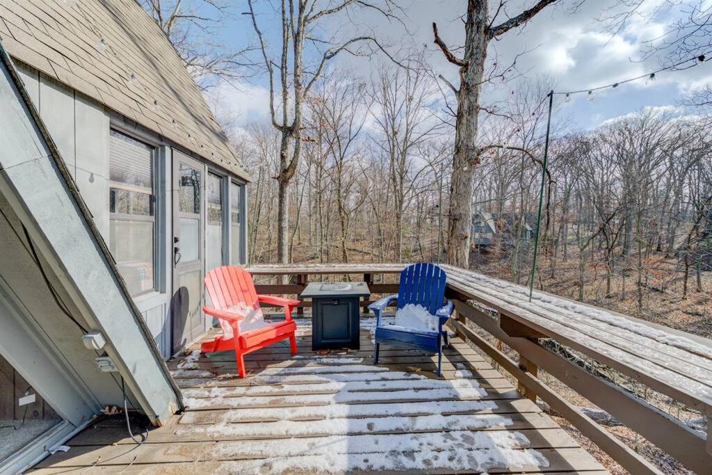 | Cozy Chalet with Paddle boat & kayaks.