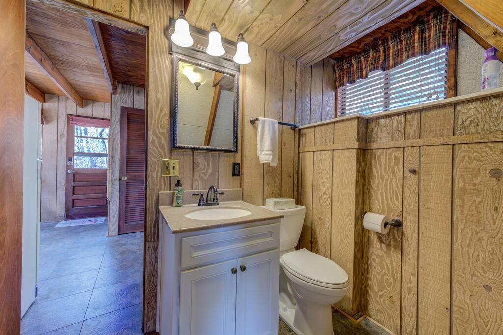 | Cozy Chalet with Paddle boat & kayaks.