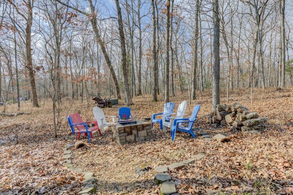 | Cozy Chalet with Paddle boat & kayaks.