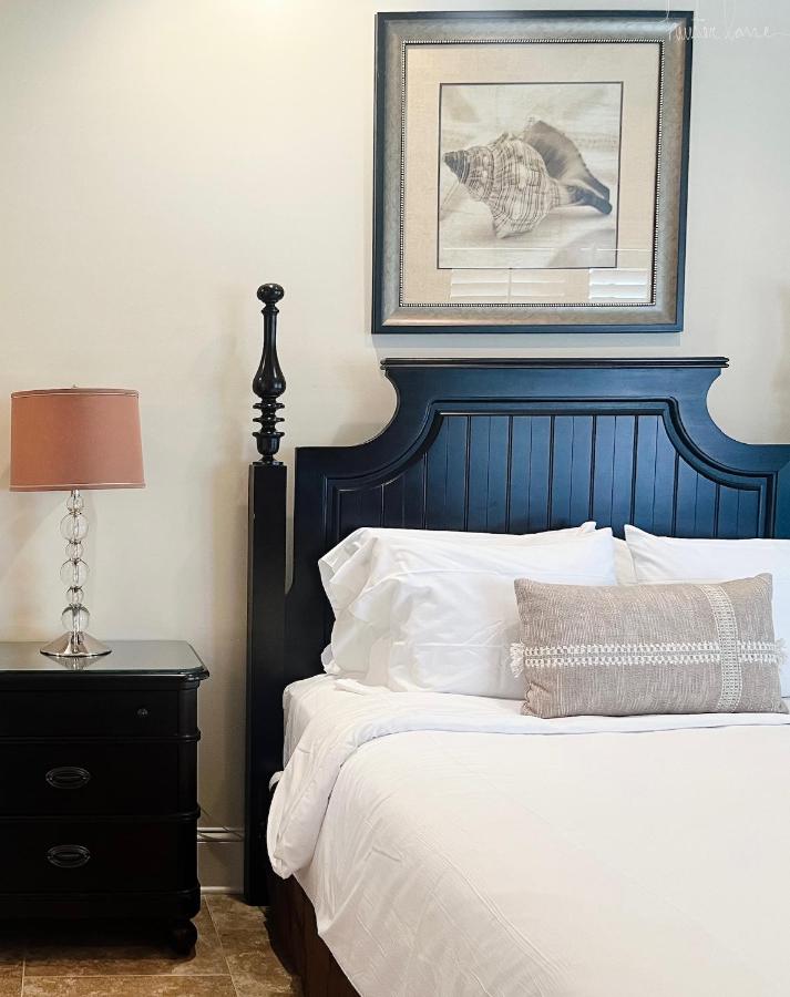 | Sea Gate Inn