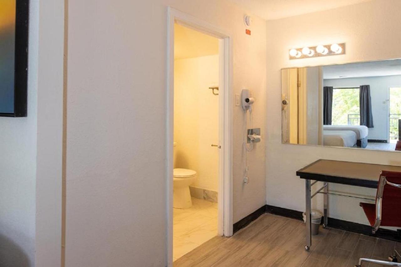 Budget Double Room at Hotel Elite