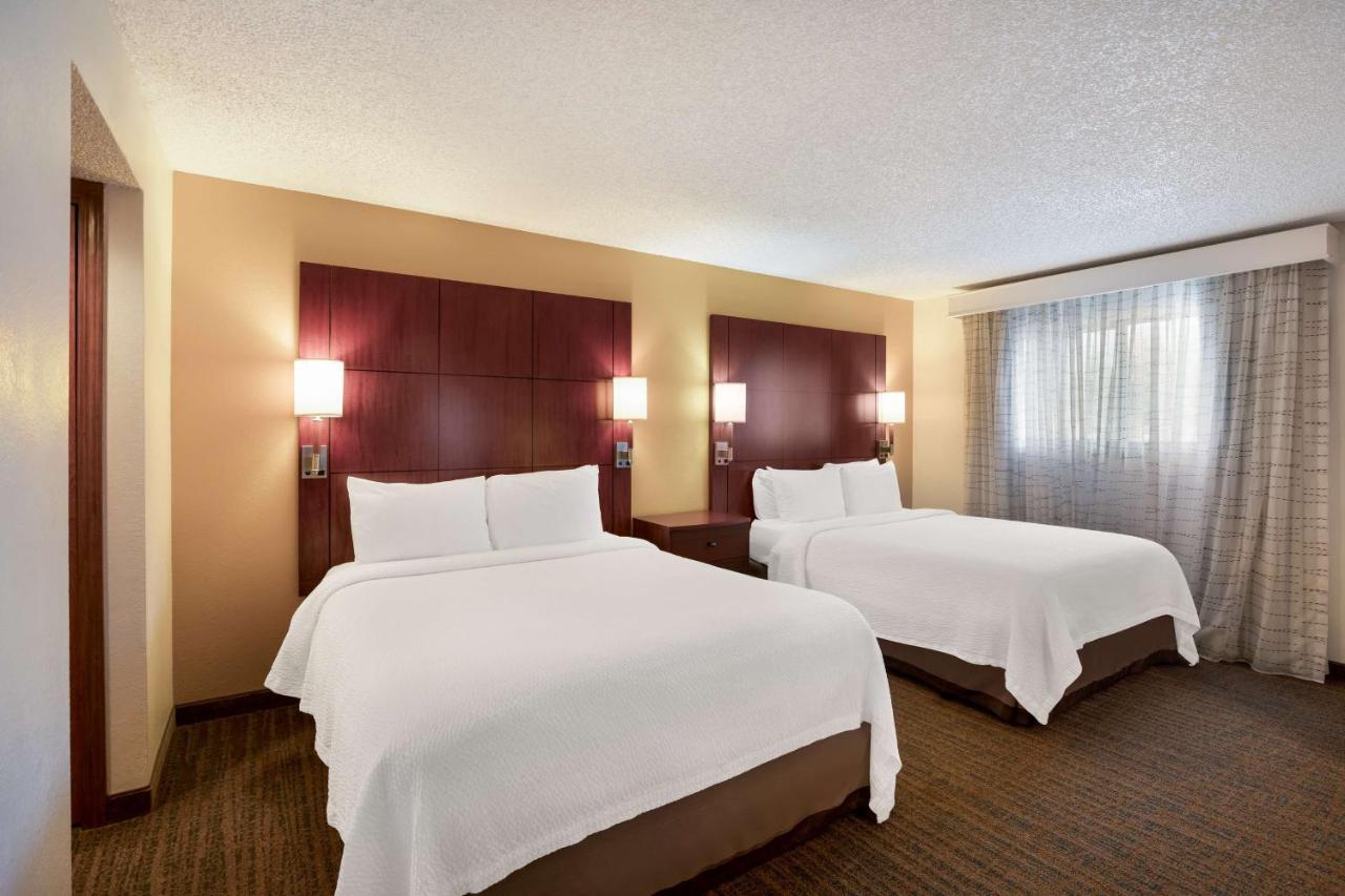 Studio Suite with Two Queen Beds at SenS Suites Livermore, SureStay Collection by Best Western