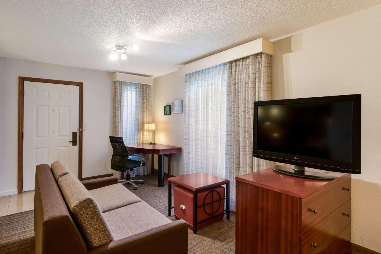 King Suite with Bath Tub - Disability Access at SenS Suites Livermore, SureStay Collection by Best Western