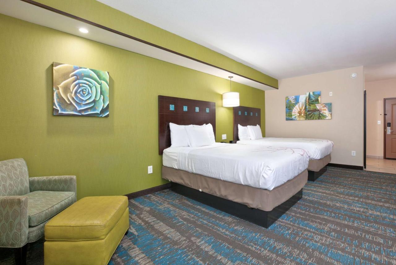 Deluxe Queen Room with Two Queen Beds at La Quinta Inn & Suites by Wyndham Dallas Grand Prairie South