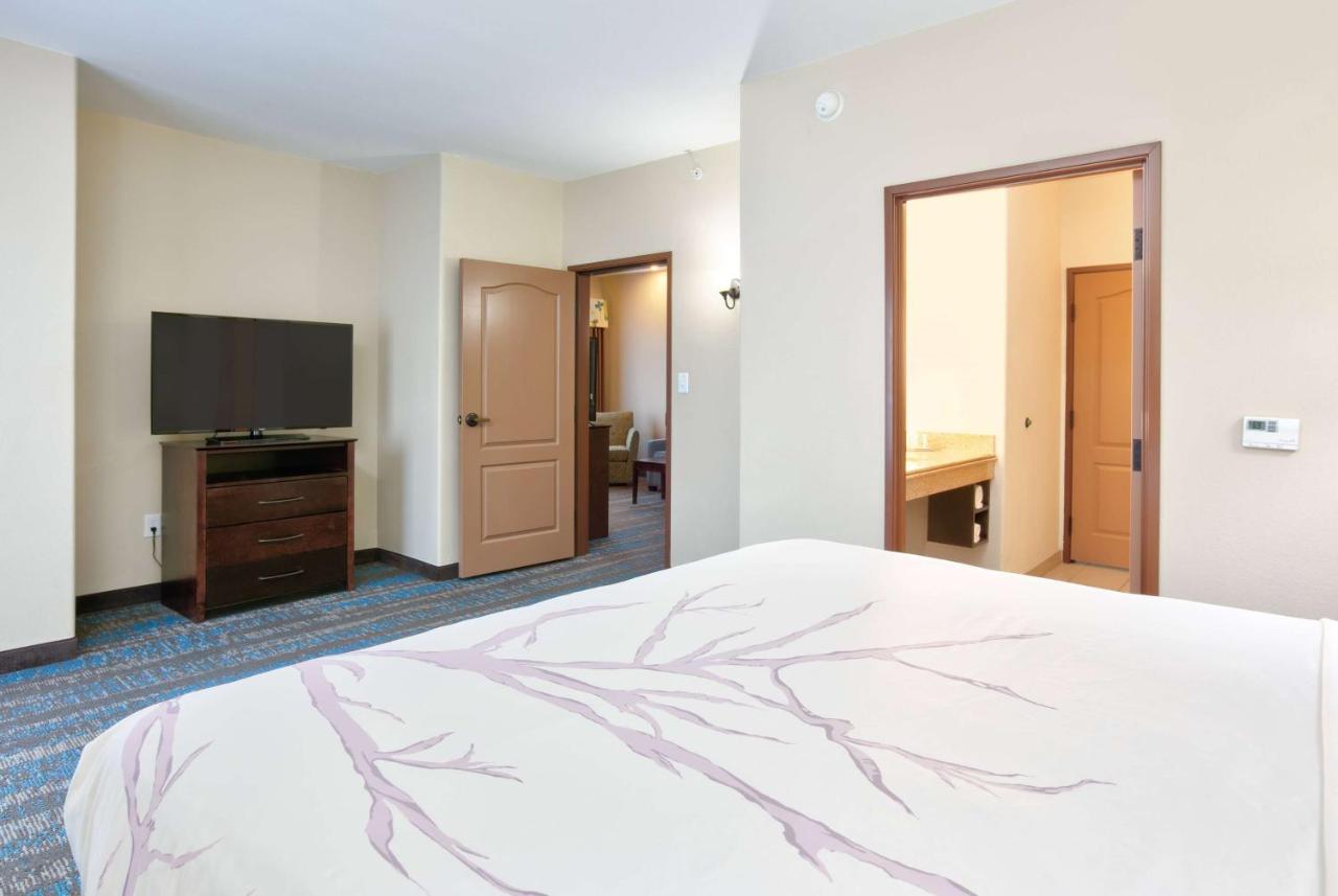 One-Bedroom King Suite - Non-Smoking at La Quinta Inn & Suites by Wyndham Dallas Grand Prairie South